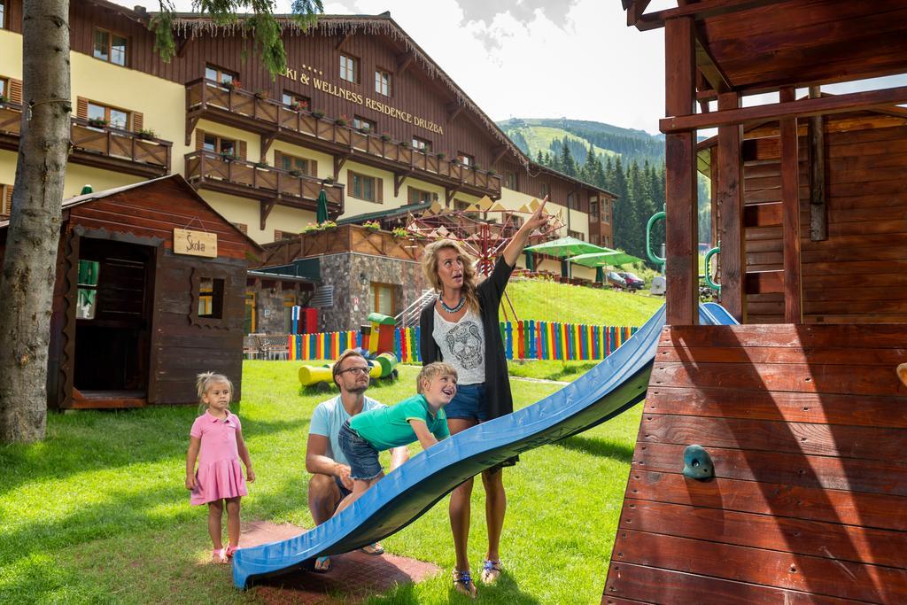 Ski & Wellness Residence Druzba Demänovská Dolina Eksteriør bilde